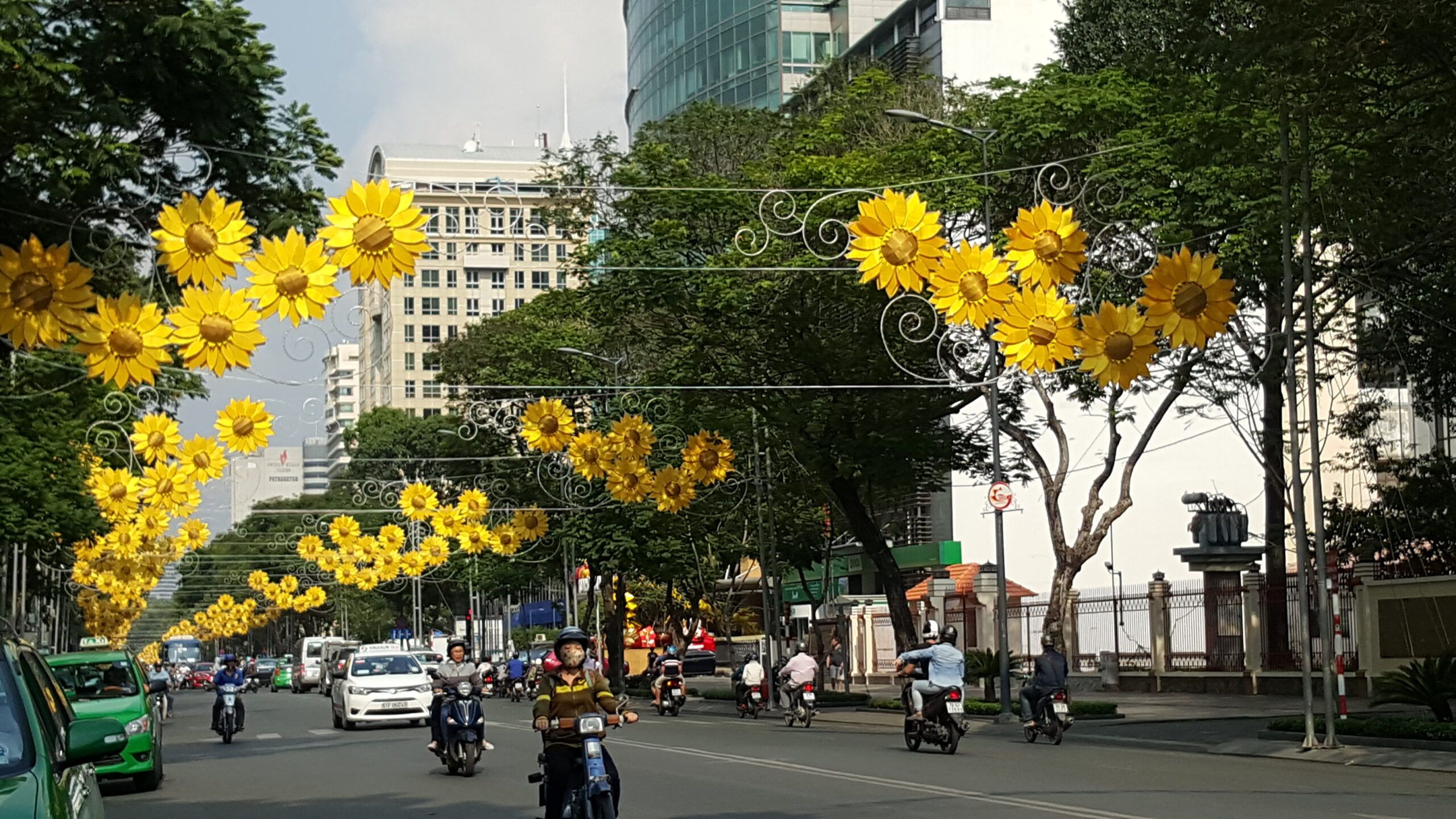Phố Lê Duẩn: Khám Phá Vẻ Đẹp Sôi Động Giữa Lòng Hà Nội