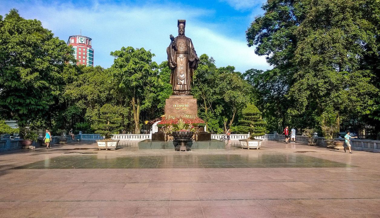 Quảng trường Lý Thái Tổ: Trái tim văn hóa giữa lòng Hà Nội