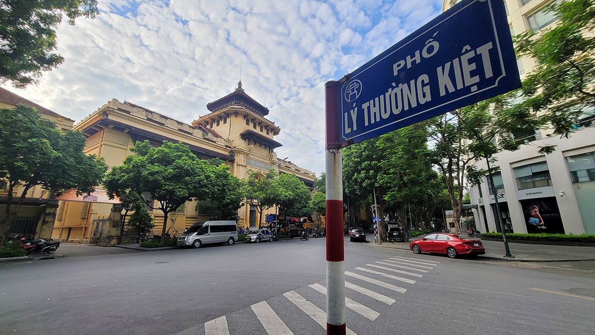 Phố Lý Thường Kiệt: Khu phố tuyệt đẹp lúc sáng sớm