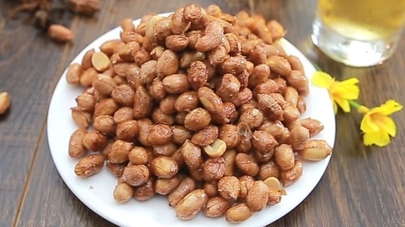 Lạc rang húng lìu: Cách rang lạc ngon chuẩn vị Hà Nội