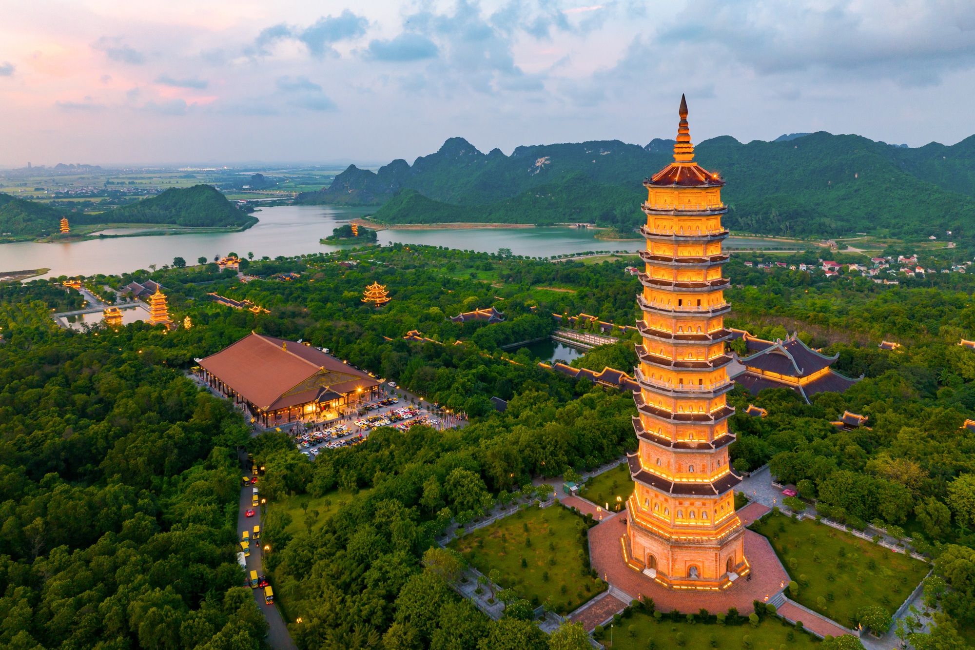 Chùa Bái Đính: Cẩm nang du lịch từ A – Z