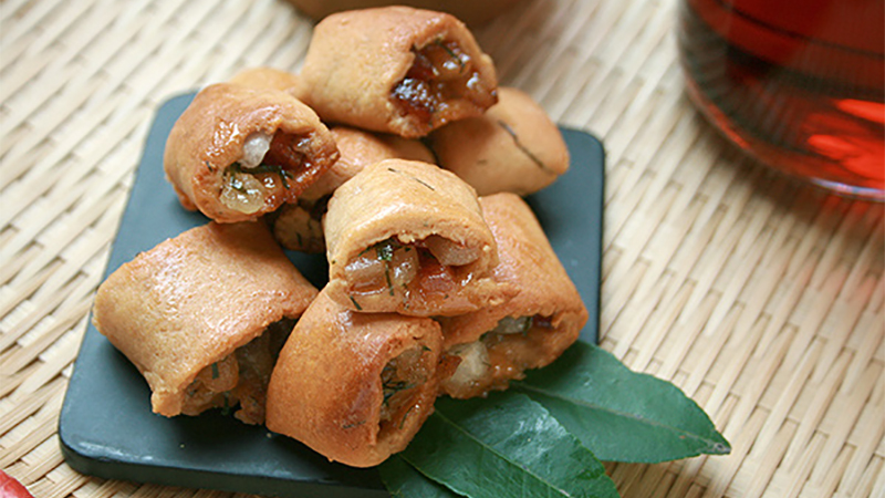 Bánh Chả: Linh Hồn Ẩm Thực Đất Thăng Long