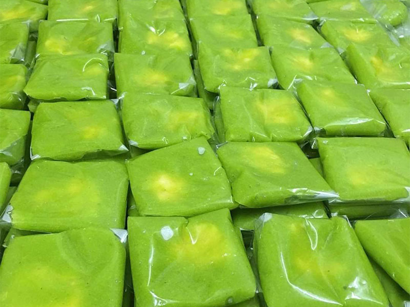 Bánh Cốm Làng Vòng: Khám Phá Viên Ngọc Truyền Thống Giữa Lòng Hà Nội