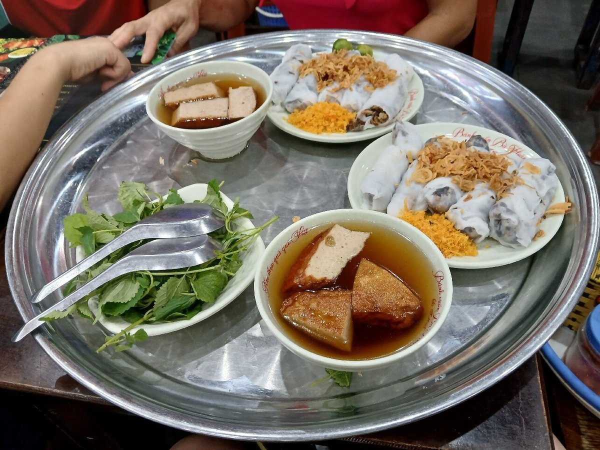 Bánh Cuốn Bà Hoành – Hành Trình Khám Phá Hương Vị Truyền Thống Hà Nội