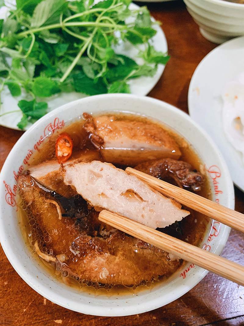 Bánh Cuốn Bà Hoành – Hành Trình Khám Phá Hương Vị Truyền Thống Hà Nội