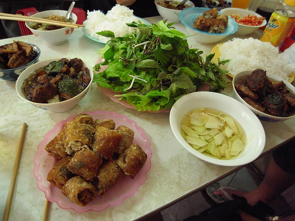 Bún chả Hàng Mành: Món ăn chuẩn gốc ngon nhất Hà thành