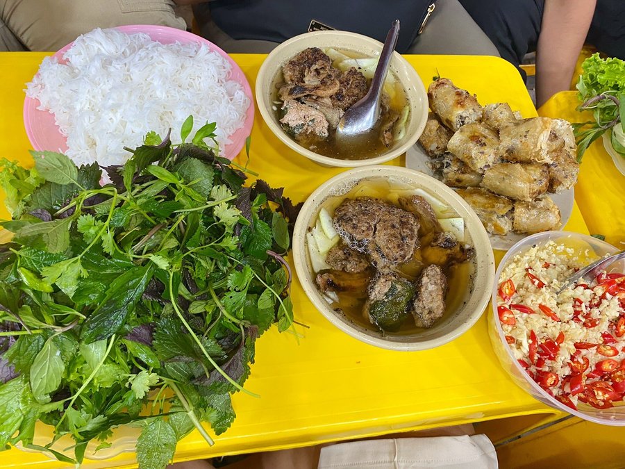 Bún chả Hàng Mành: Món ăn chuẩn gốc ngon nhất Hà thành