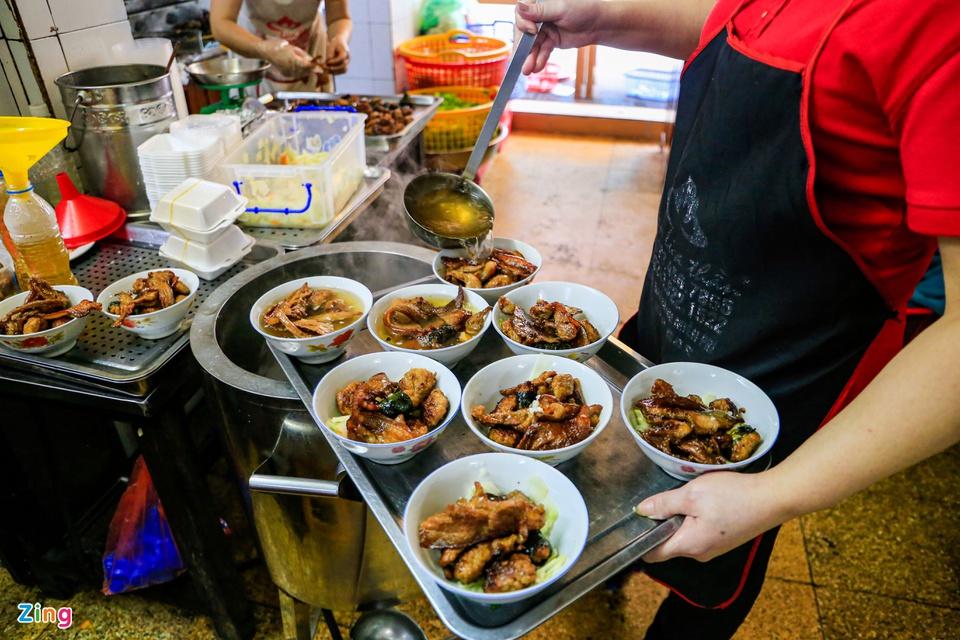 Bún chả Hàng Mành: Món ăn chuẩn gốc ngon nhất Hà thành