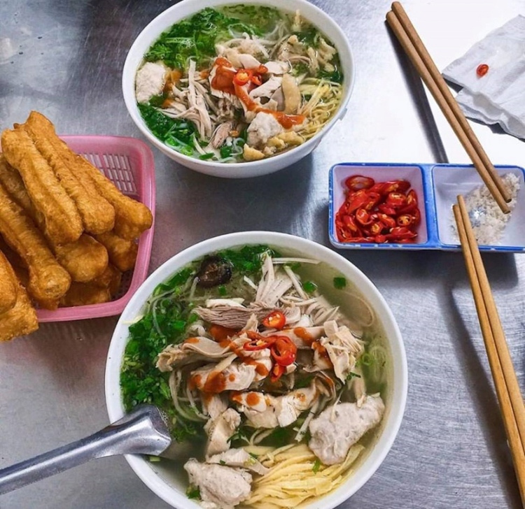 Bún Thang Cầu Gỗ: Hành Trình Ẩm Thực Khám Phá Tinh Hoa Hà Nội
