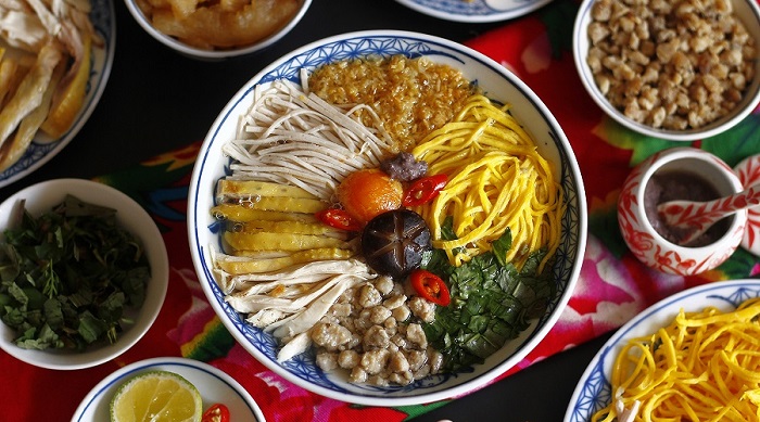Bún Thang Cầu Gỗ: Hành Trình Ẩm Thực Khám Phá Tinh Hoa Hà Nội