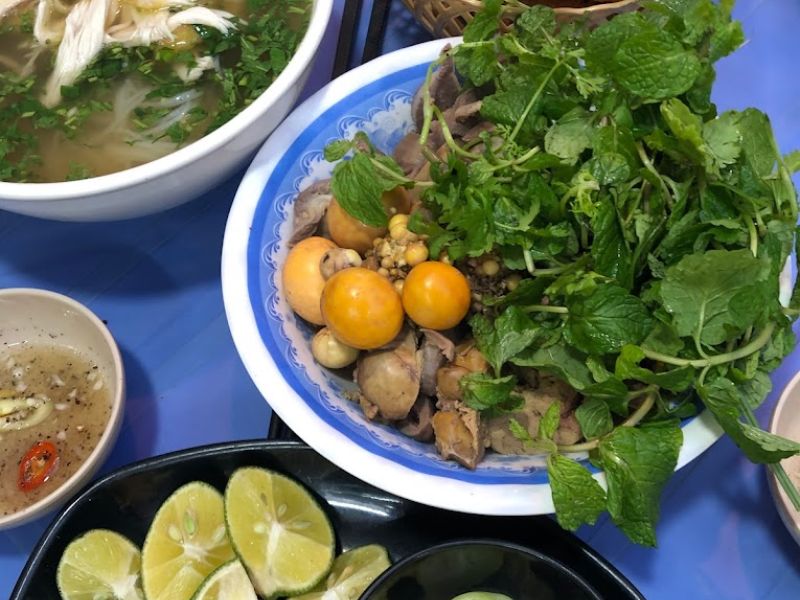 Bún Thang Cầu Gỗ: Hành Trình Ẩm Thực Khám Phá Tinh Hoa Hà Nội