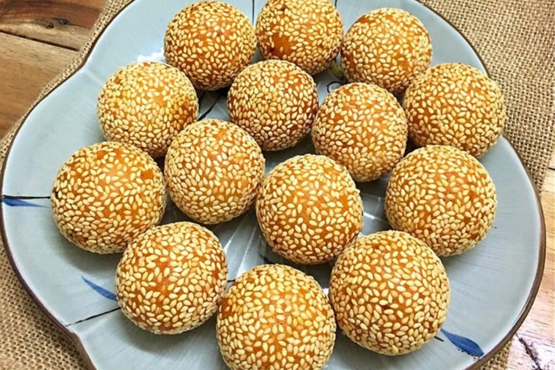 Cách chiên bánh rán bi vẫn giữ độ giòn rụm, thơm ngon