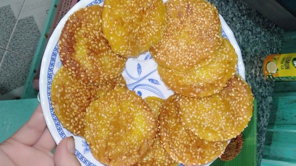 Cách chiên bánh rán bi vẫn giữ độ giòn rụm, thơm ngon