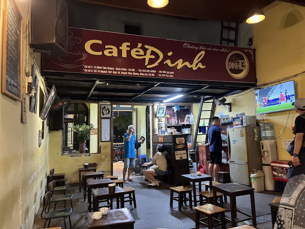 Café Đinh – View Hồ Gươm: Hành Trình Thưởng Thức Đông Đầy Cảm Xúc Giữa Trái Tim Hà Nội