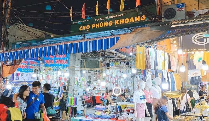 Chợ đêm Hà Nội: Phiên chợ sôi động thu hút khách du lịch