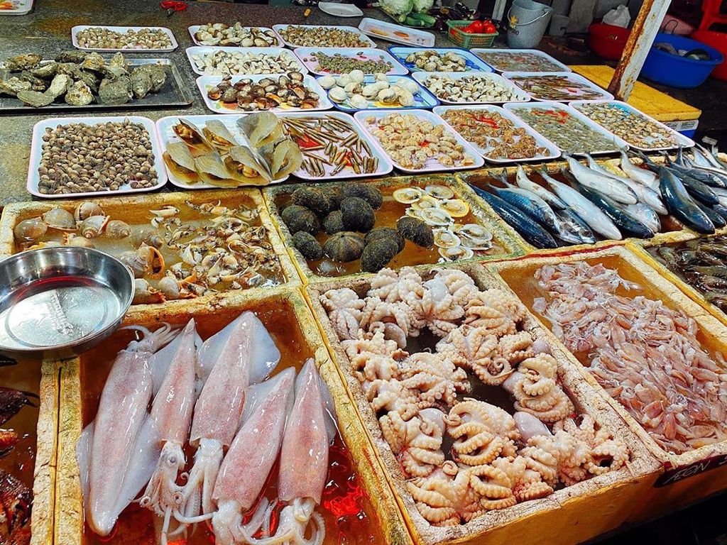 Chợ Hạ Long: Khu Chợ Nổi Tiếng Nhất Nhì Đất Mỏ