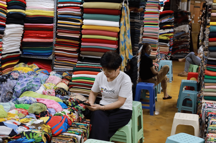 Chợ Hôm: Trái Tim Nhộn Nhịp Của Hà Nội Xưa Và Nay