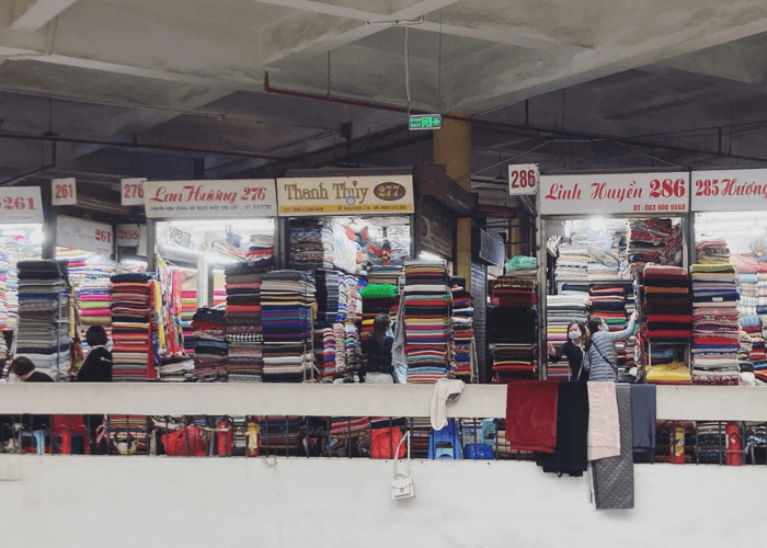 Chợ Hôm: Trái Tim Nhộn Nhịp Của Hà Nội Xưa Và Nay