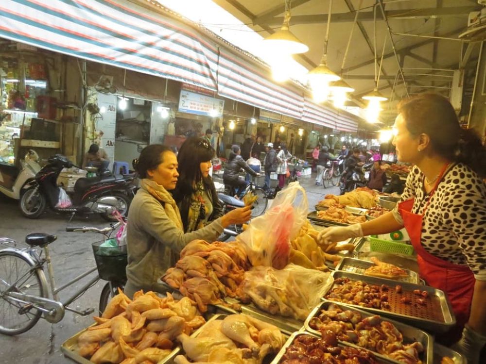 Chợ Hôm: Trái Tim Nhộn Nhịp Của Hà Nội Xưa Và Nay