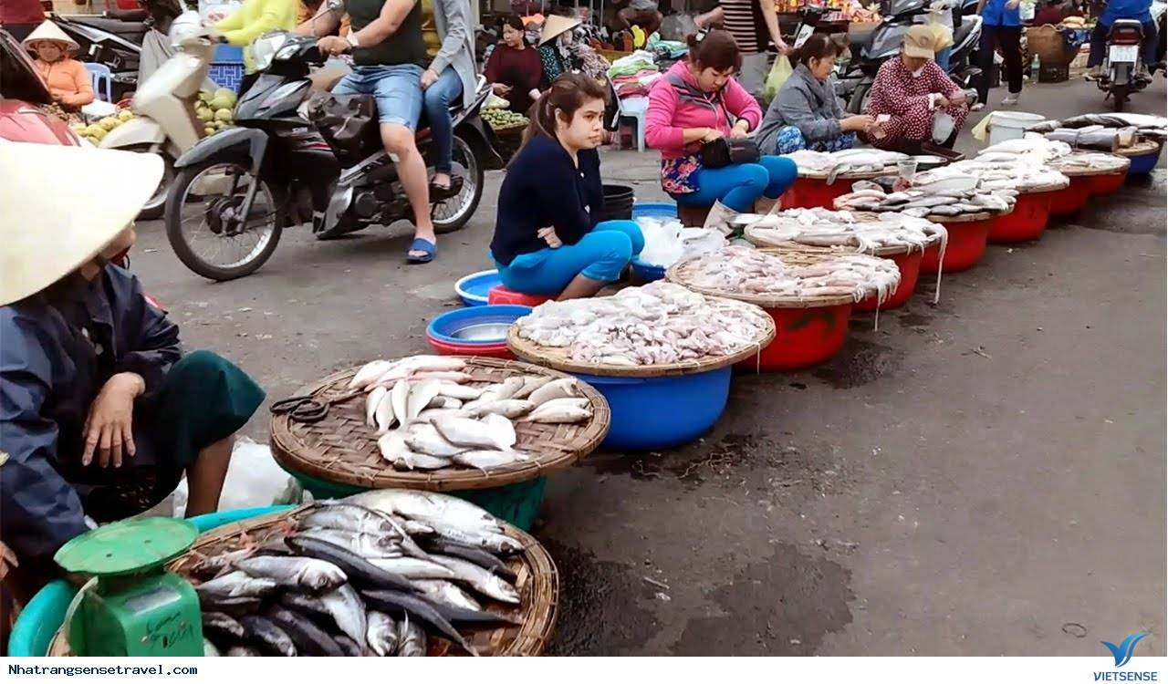 Chợ Xóm Mới: Ngôi chợ cổ kính xác lập kỷ lục ở Hà Nội