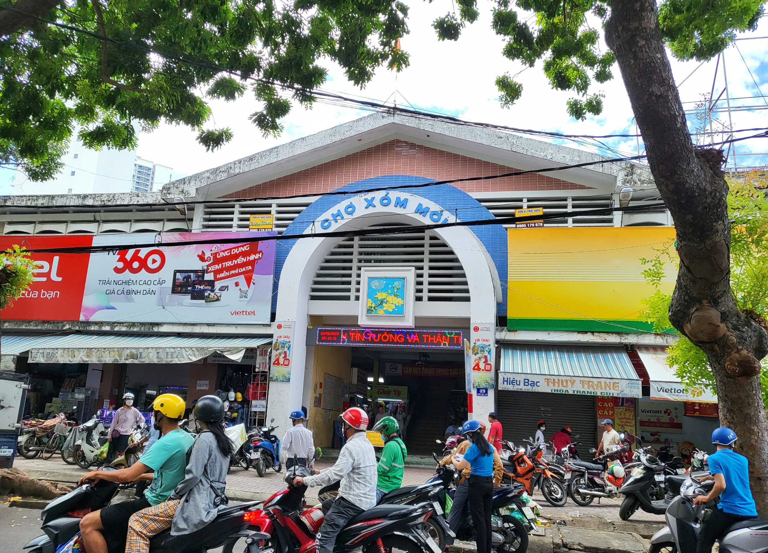 Chợ Xóm Mới: Ngôi chợ cổ kính xác lập kỷ lục ở Hà Nội