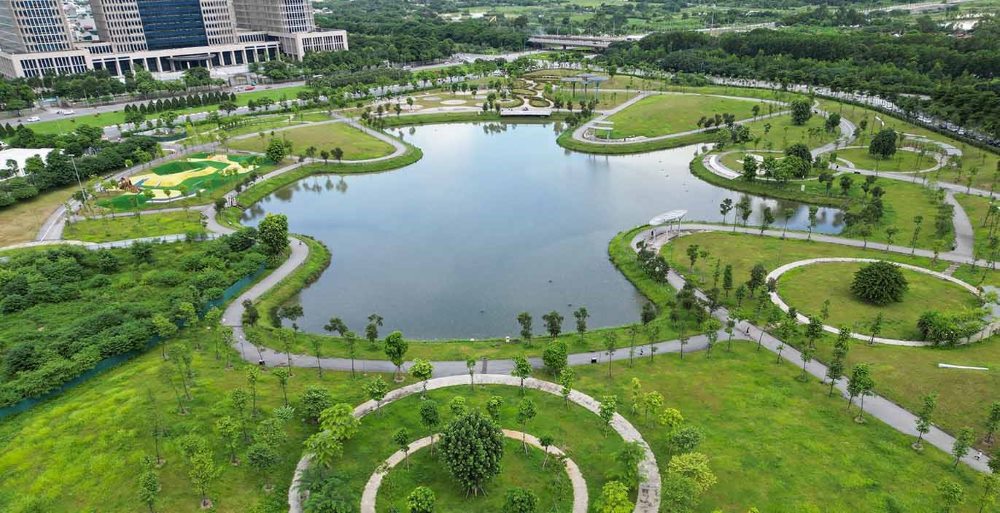 Công viên Mễ Trì – Hành trình khám phá thiên nhiên xanh giữa lòng Hà Nội