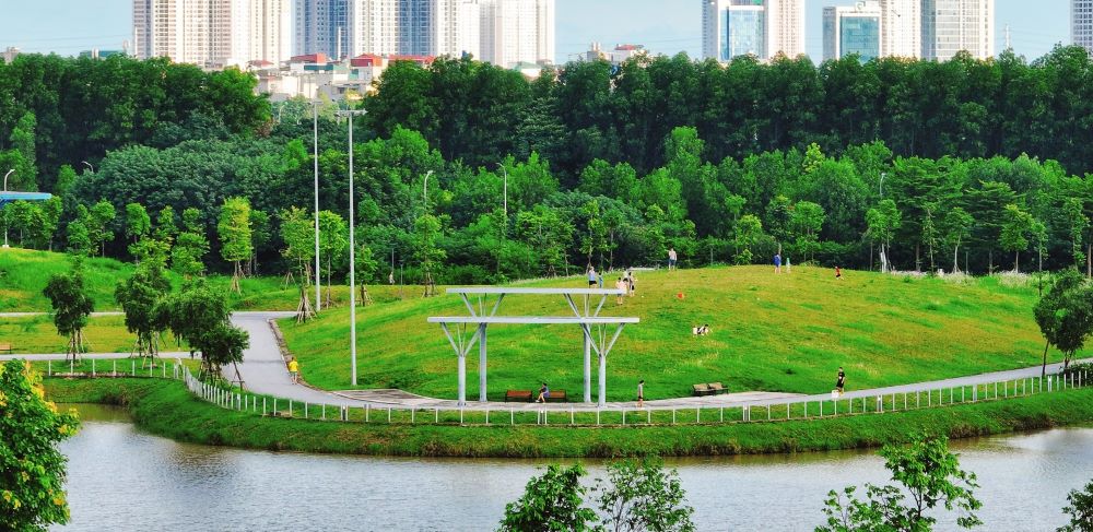 Công viên Mễ Trì – Hành trình khám phá thiên nhiên xanh giữa lòng Hà Nội