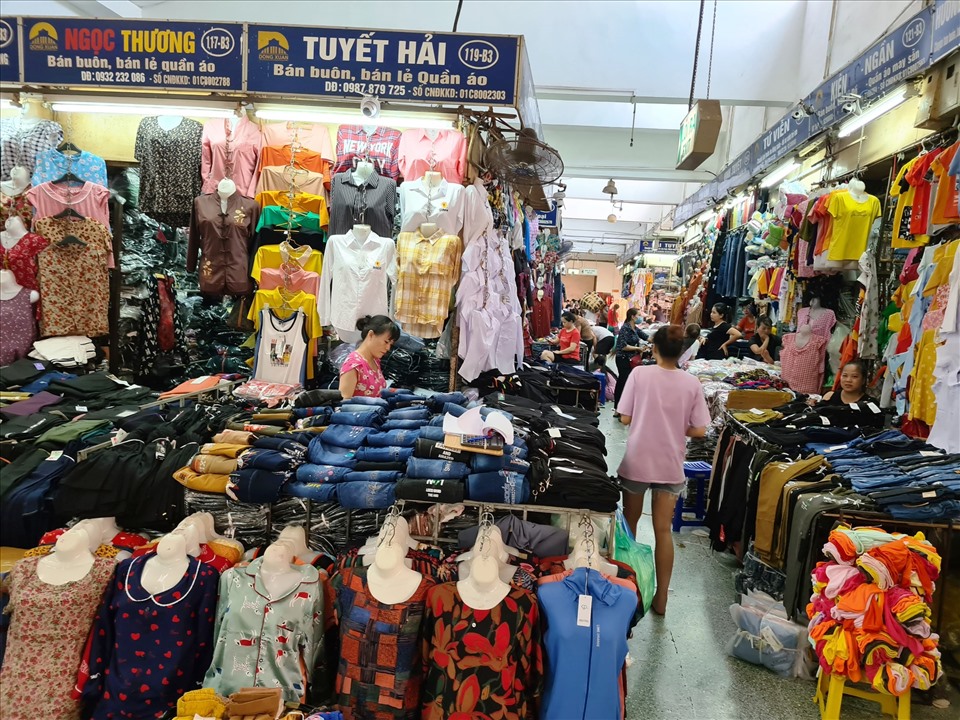 Du lịch Chợ Đồng Xuân: Vén Màn Trải Nghiệm Độc Đáo Giữa Lòng Hà Nội