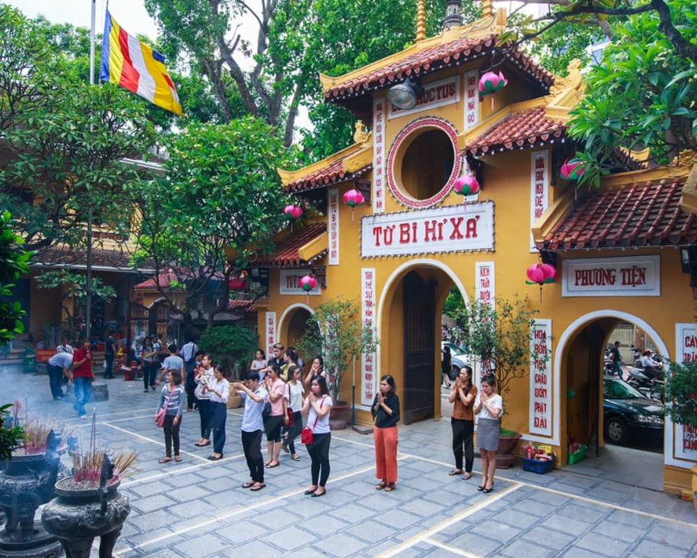 Du lịch Chùa Quán Sứ: Hành trình khám phá nét tâm linh giữa lòng Hà Nội