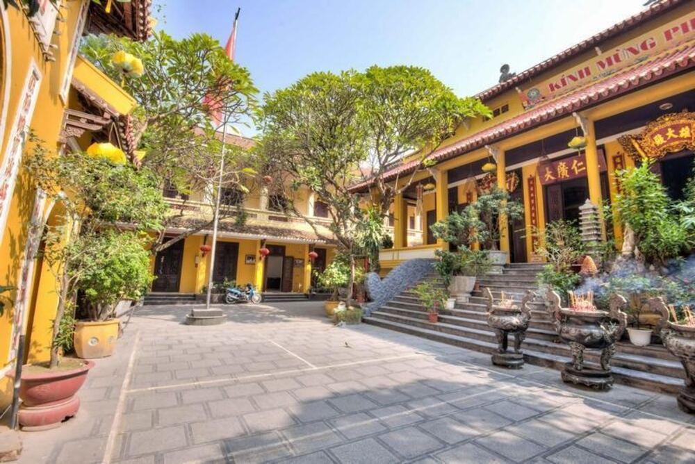 Du lịch Chùa Quán Sứ: Hành trình khám phá nét tâm linh giữa lòng Hà Nội