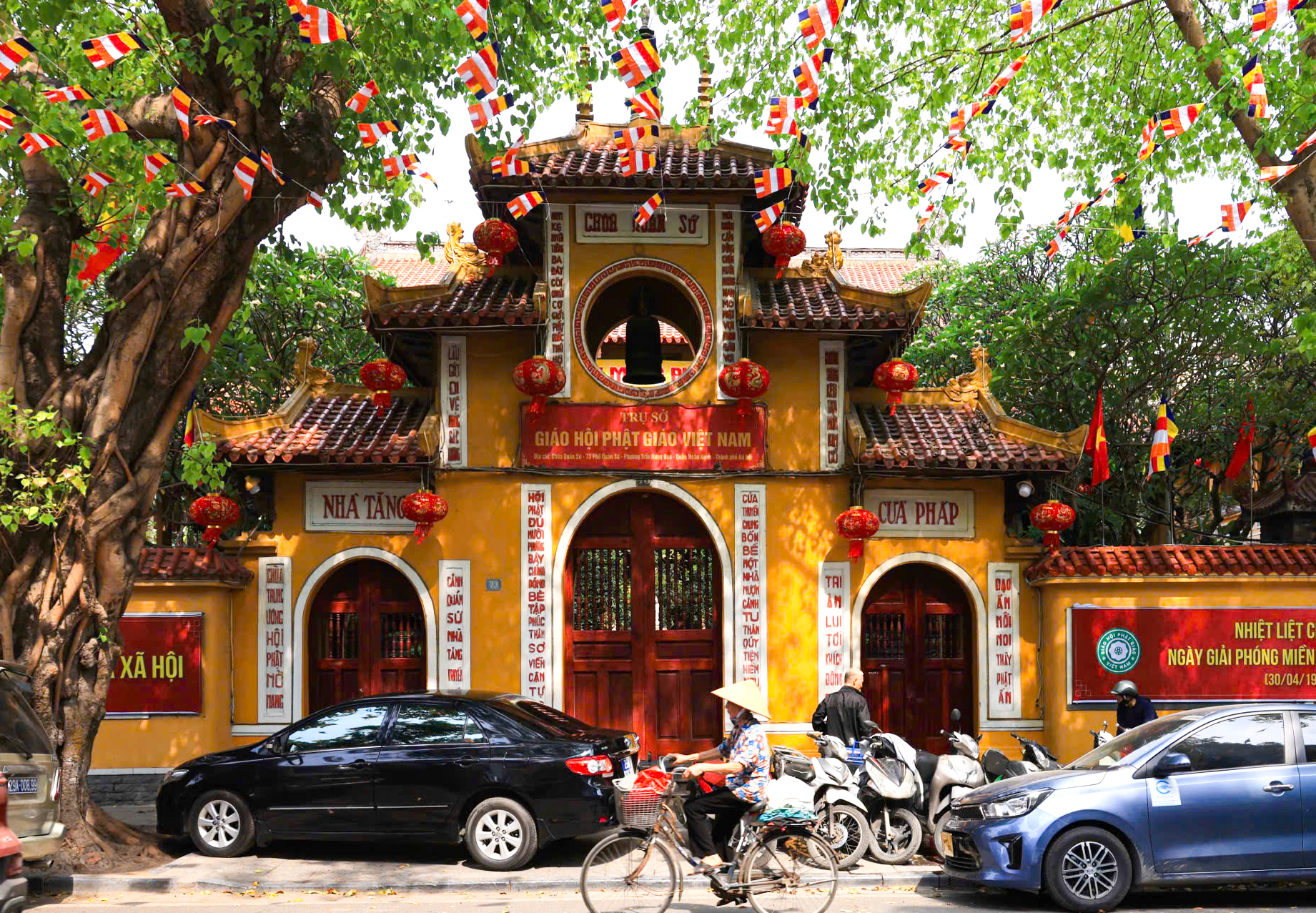 Du lịch Chùa Quán Sứ: Hành trình khám phá nét tâm linh giữa lòng Hà Nội
