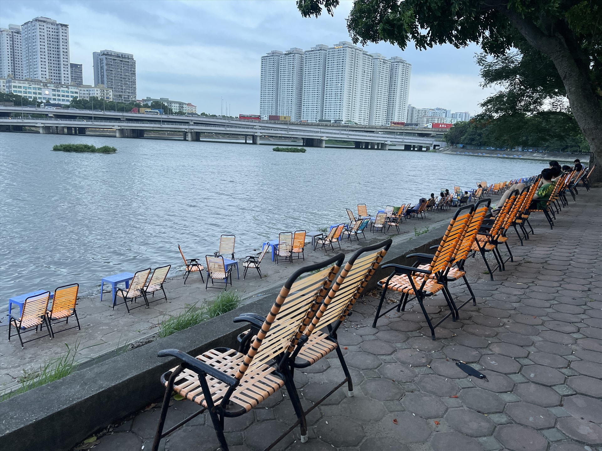 Hồ Linh Đàm: Viên ngọc xanh giữa lòng Hà Nội