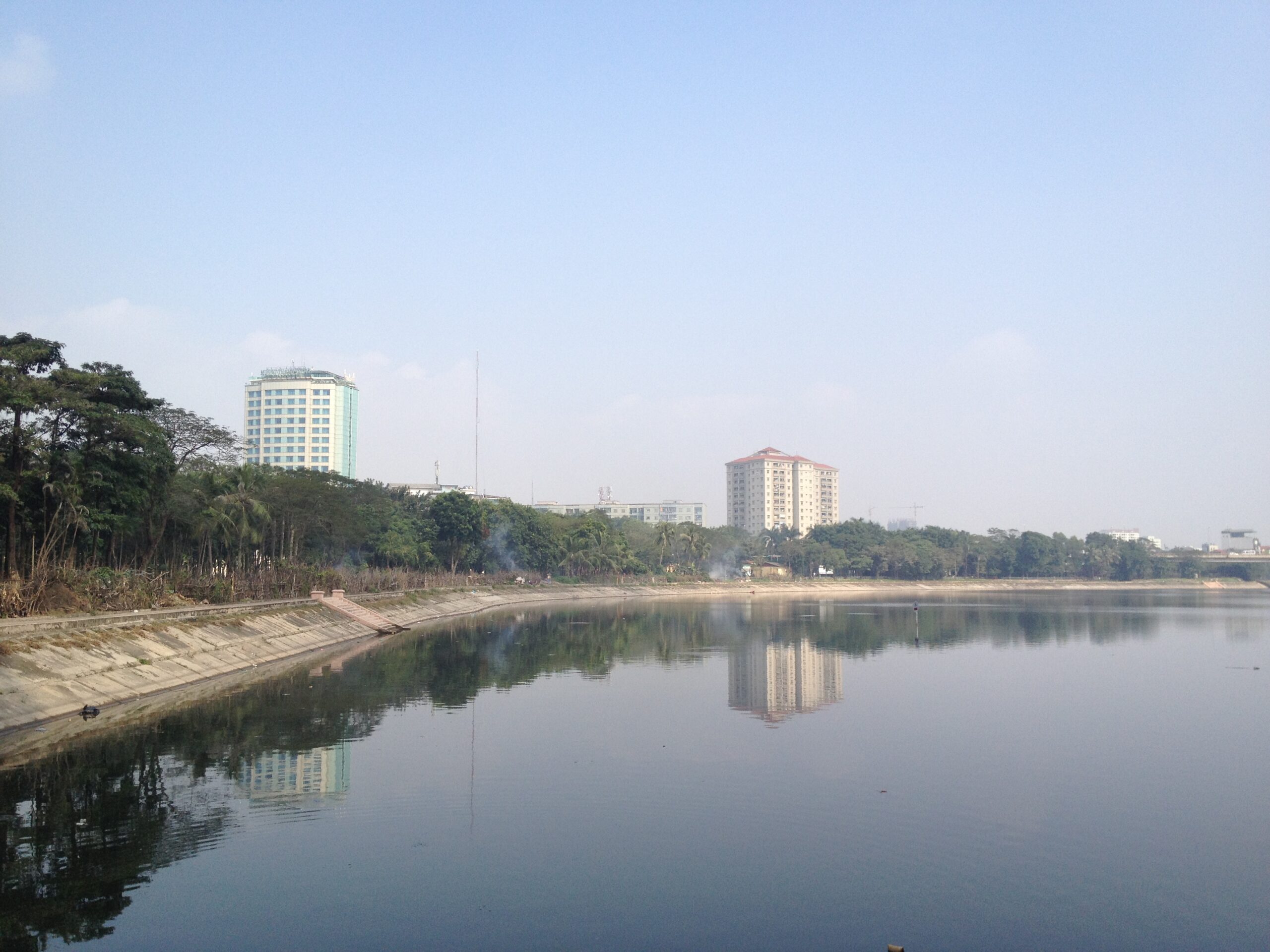 Hồ Linh Đàm: Viên ngọc xanh giữa lòng Hà Nội