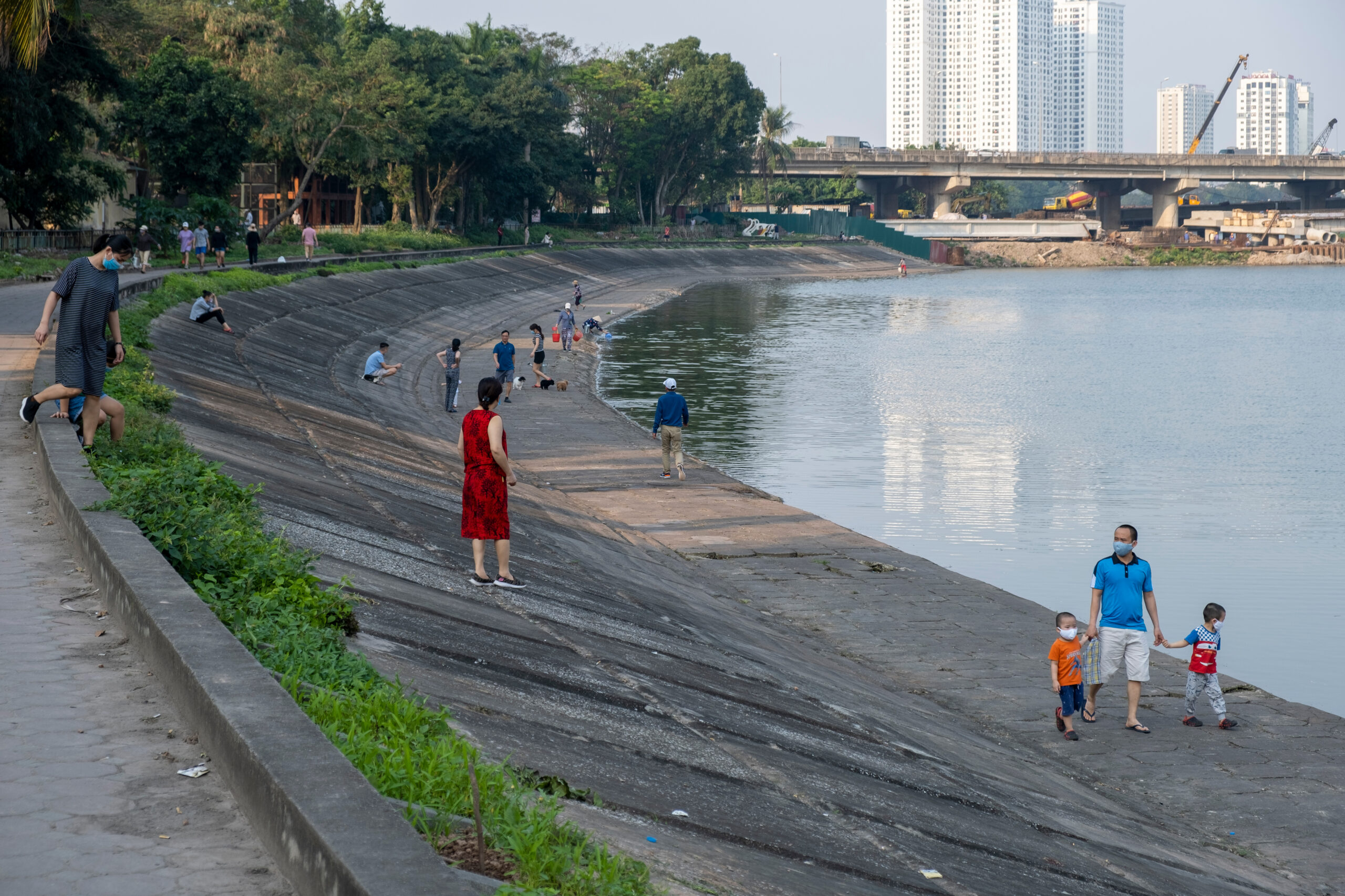 Hồ Linh Đàm: Viên ngọc xanh giữa lòng Hà Nội