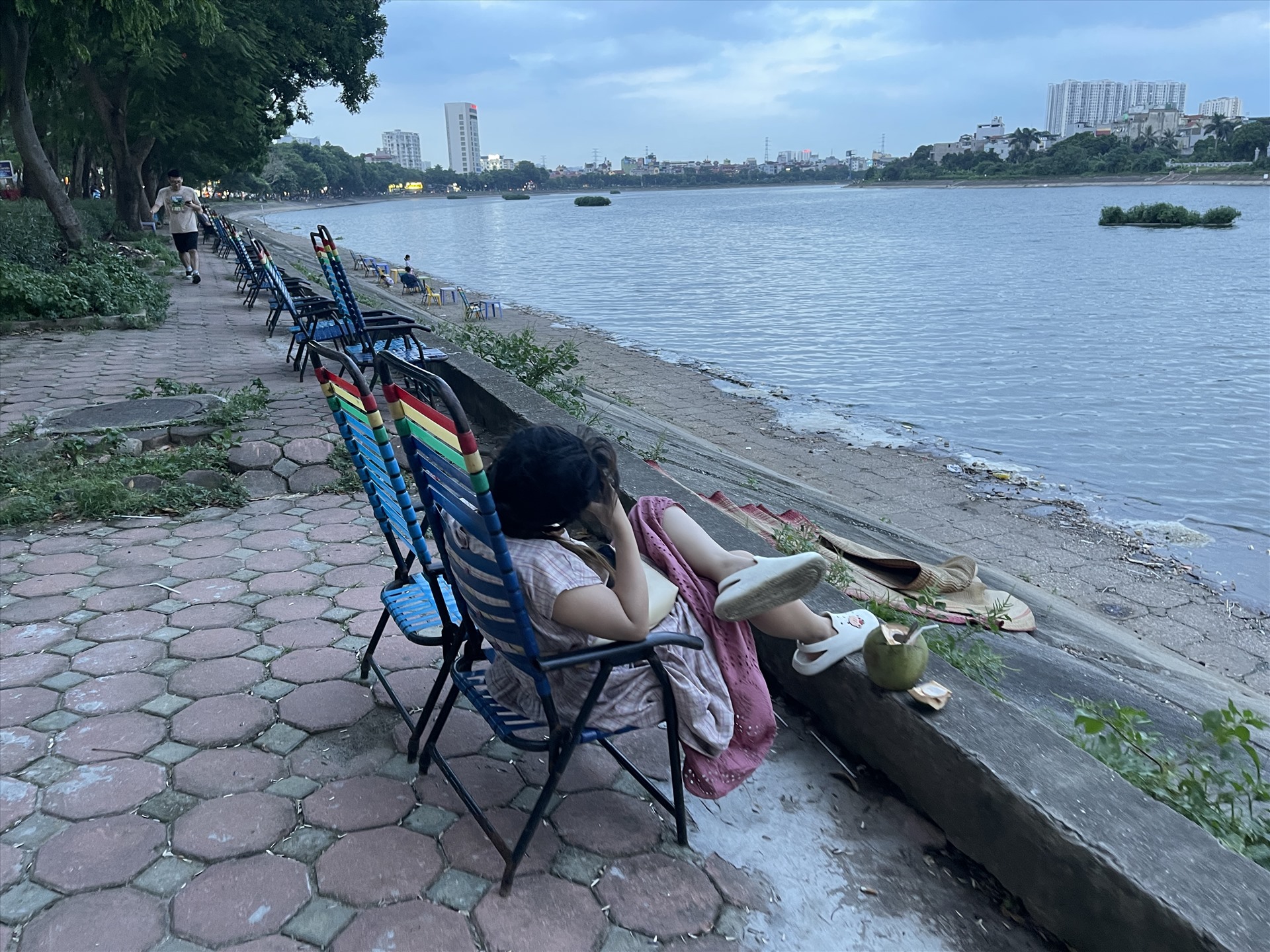Hồ Linh Đàm: Viên ngọc xanh giữa lòng Hà Nội