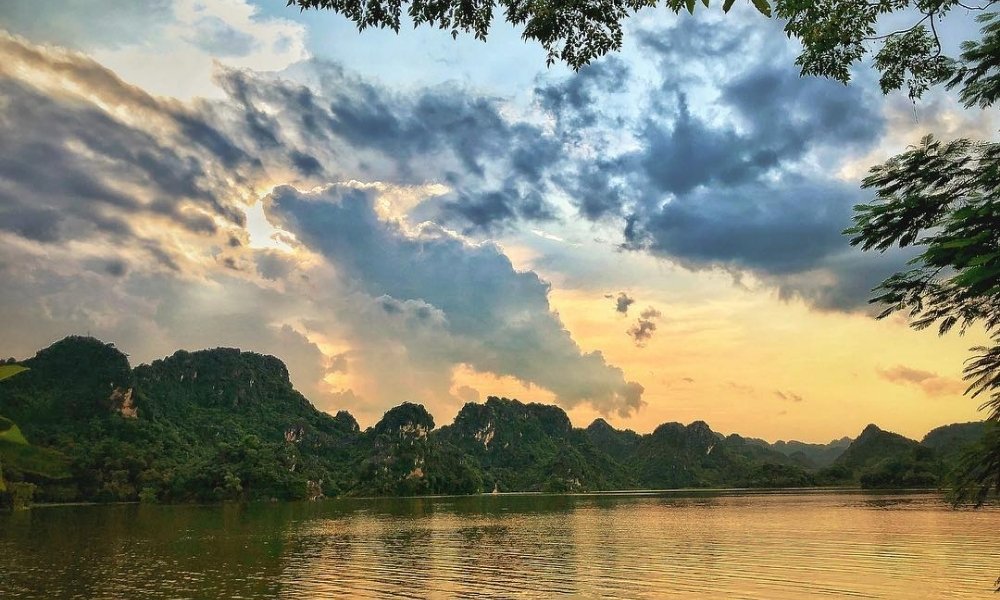 Hồ Quan Sơn — Thiên đường cắm trại xanh mướt cạnh Hà Nội