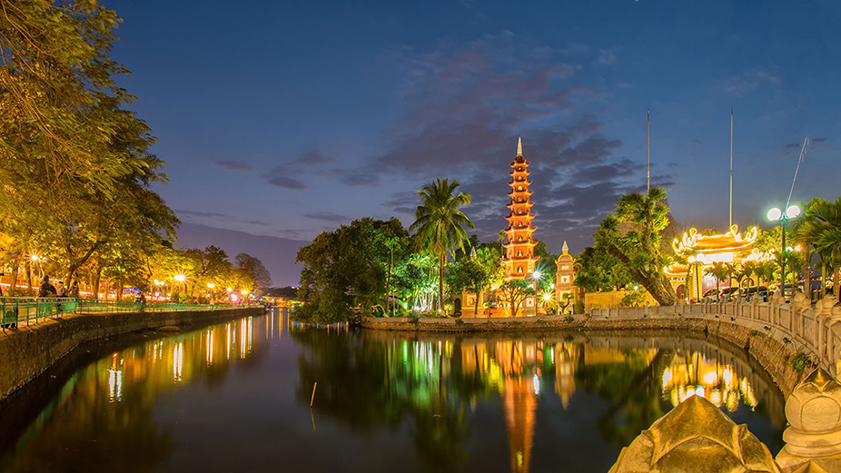 Hồ Tây địa điểm check-in thơ mộng quyến rũ giữa lòng Hà Nội