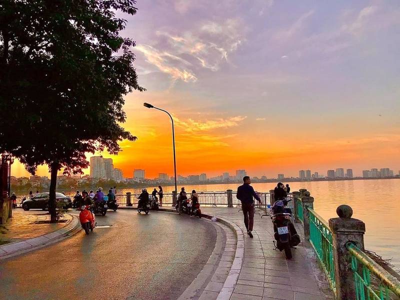 Hồ Tây địa điểm check-in thơ mộng quyến rũ giữa lòng Hà Nội
