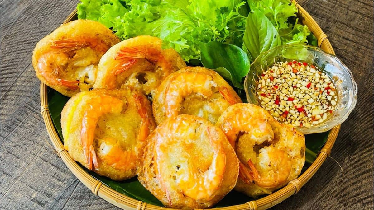 Hồ Tây địa điểm check-in thơ mộng quyến rũ giữa lòng Hà Nội