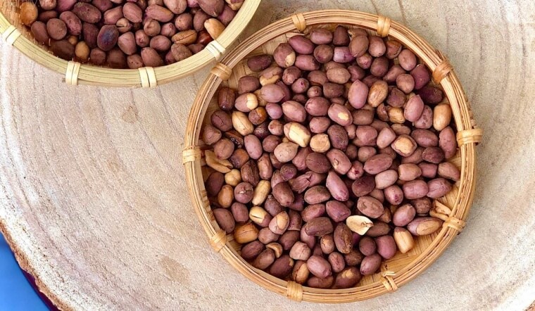 Lạc rang húng lìu: Cách rang lạc ngon chuẩn vị Hà Nội