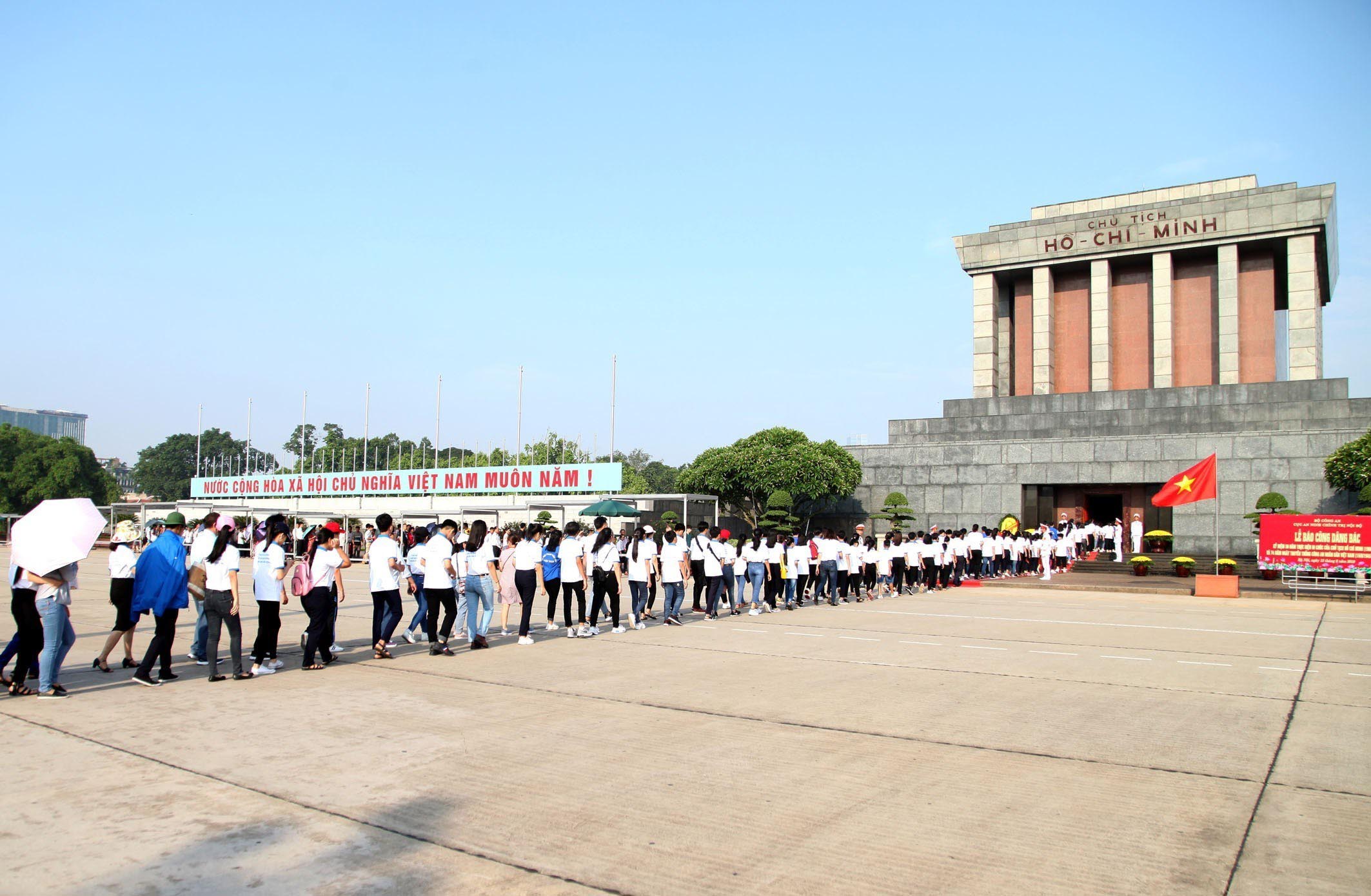Lăng Bác: Kinh Nghiệm Viếng Thăm Lăng Bác Từ A &#8211; z