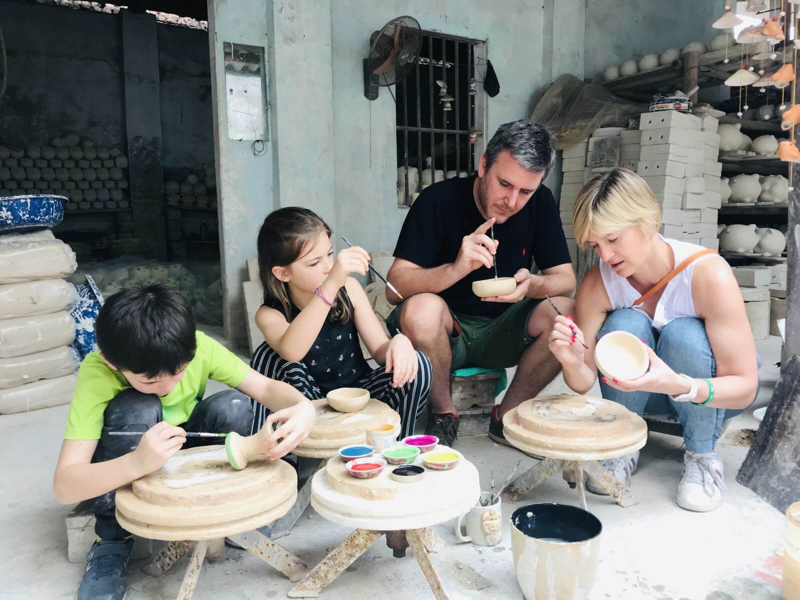 Làng gốm Bát Tràng: Trải nghiệm làng nghề trăm tuổi nổi tiếng Hà Nội