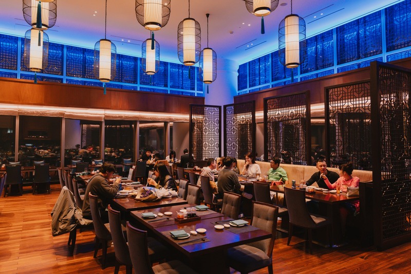 Lotte Center Hà Nội: Ăn Gì? Chơi Gì? Trải Nghiệm Đỉnh Cao Tại Hà Nội