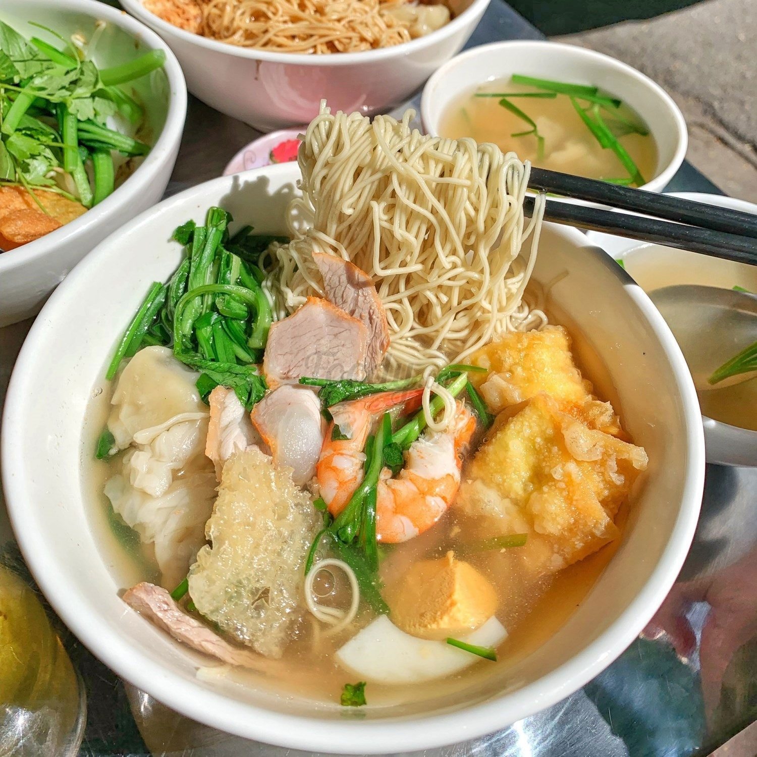 Mì vằn thắn: Top 15 quán mì vằn thắn ngon nhất giữa lòng Hà Nội
