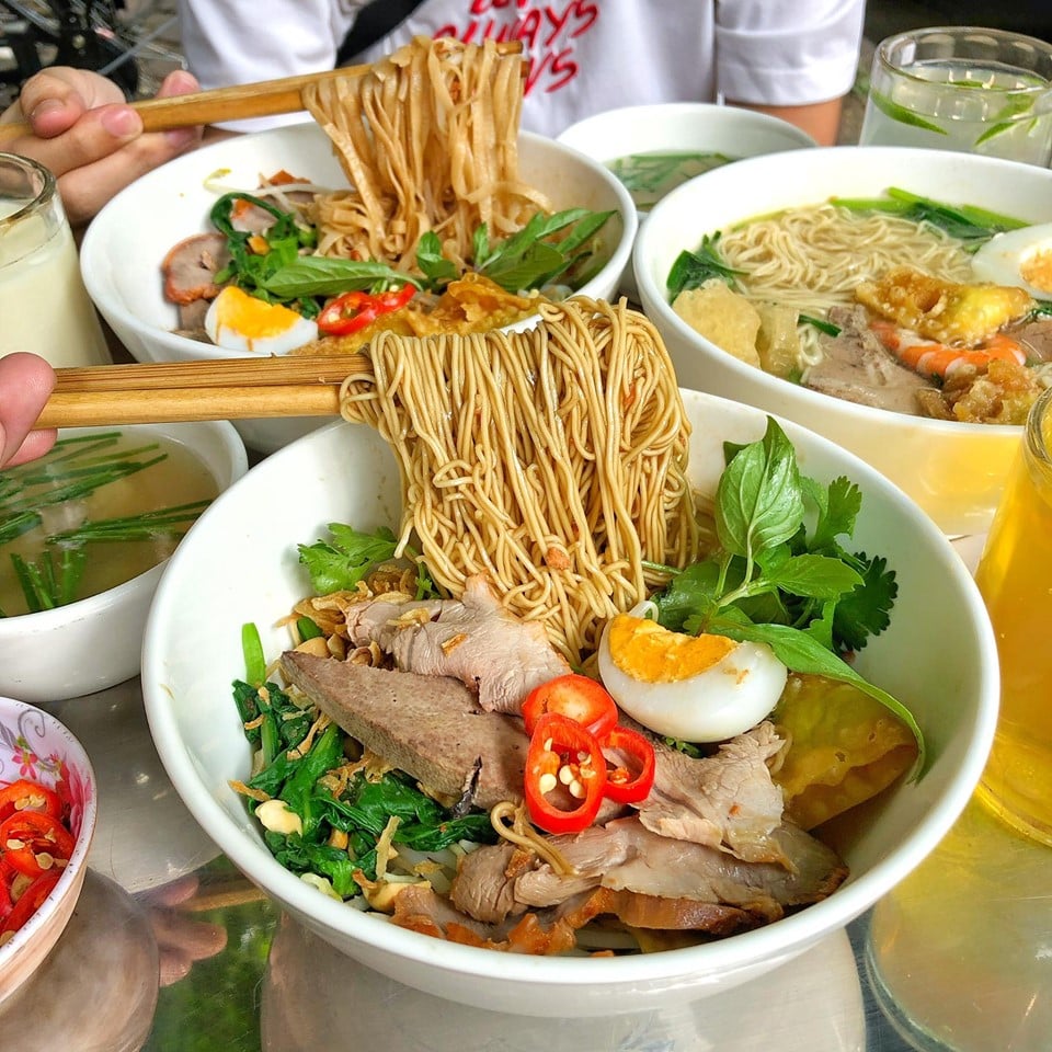 Mì vằn thắn: Top 15 quán mì vằn thắn ngon nhất giữa lòng Hà Nội