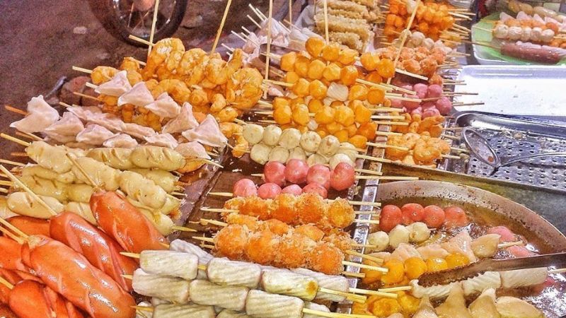 Phố Ẩm Thực Hàng Buồm – Trải Nghiệm Đỉnh Cao Ẩm Thực Hà Nội