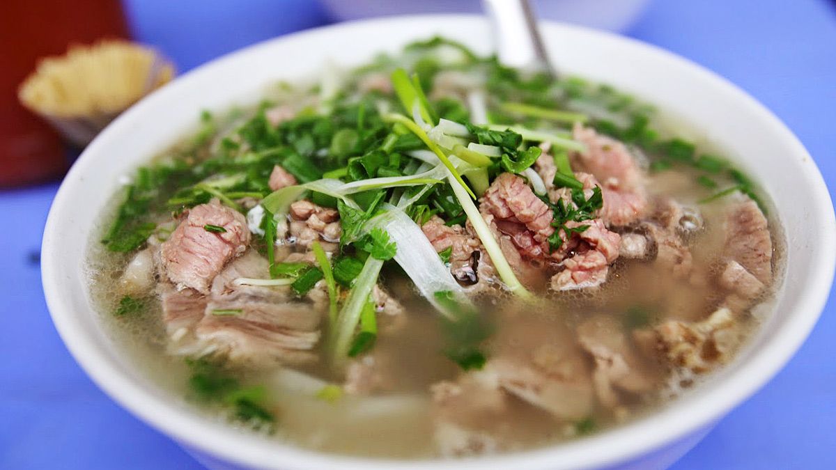 Phở Bát Đàn: Tinh hoa ẩm thực gia truyền 100 năm tại Hà Nội