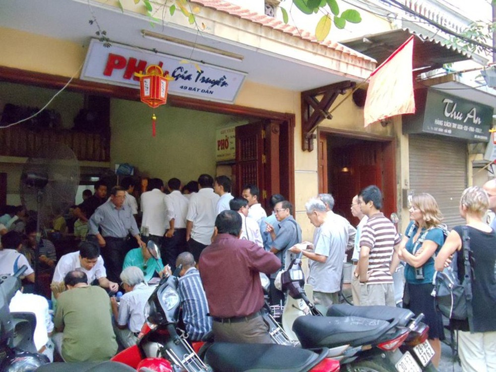 Phở Bát Đàn: Tinh hoa ẩm thực gia truyền 100 năm tại Hà Nội