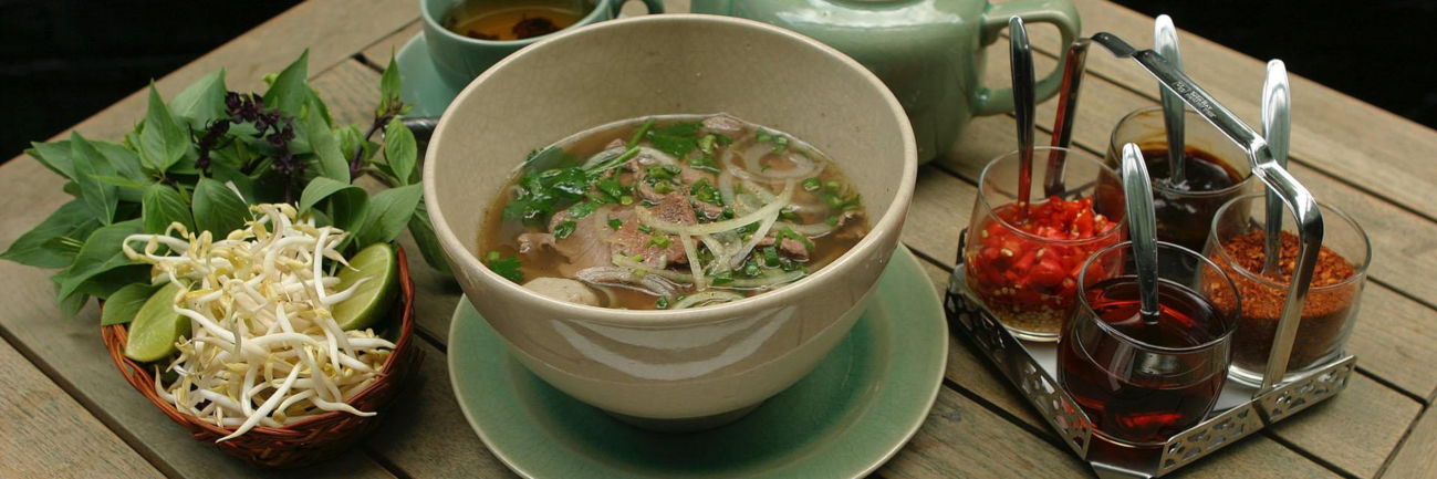 Phở Bát Đàn: Tinh hoa ẩm thực gia truyền 100 năm tại Hà Nội