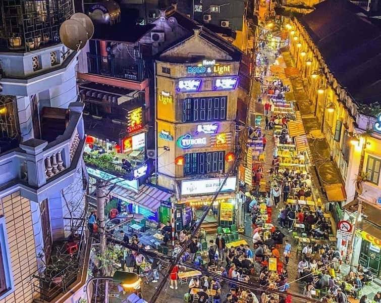 Phố bia Tạ Hiện – Review “Phố Không Ngủ” Độc Nhất Vô Nhị Của Hà Nội